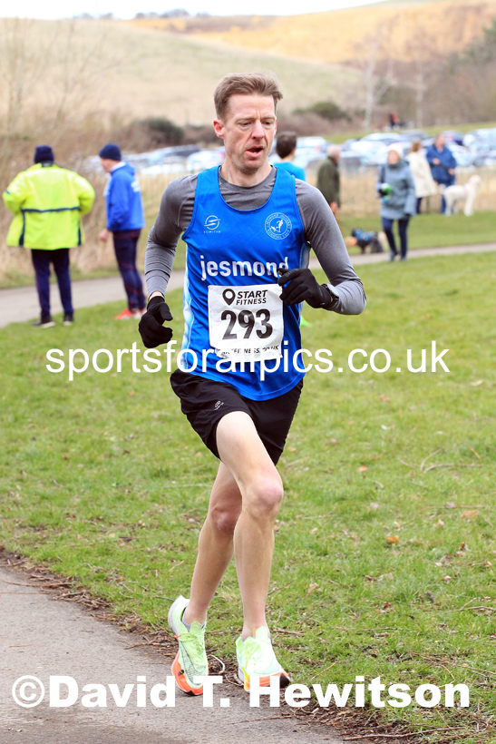Senior men and veteran men over-40s NECAA Road Relay Champs., Hetton Lyons Park, Hetton le Hole, County Durham. Photo: David T. Hewitson/Sports for All Pics